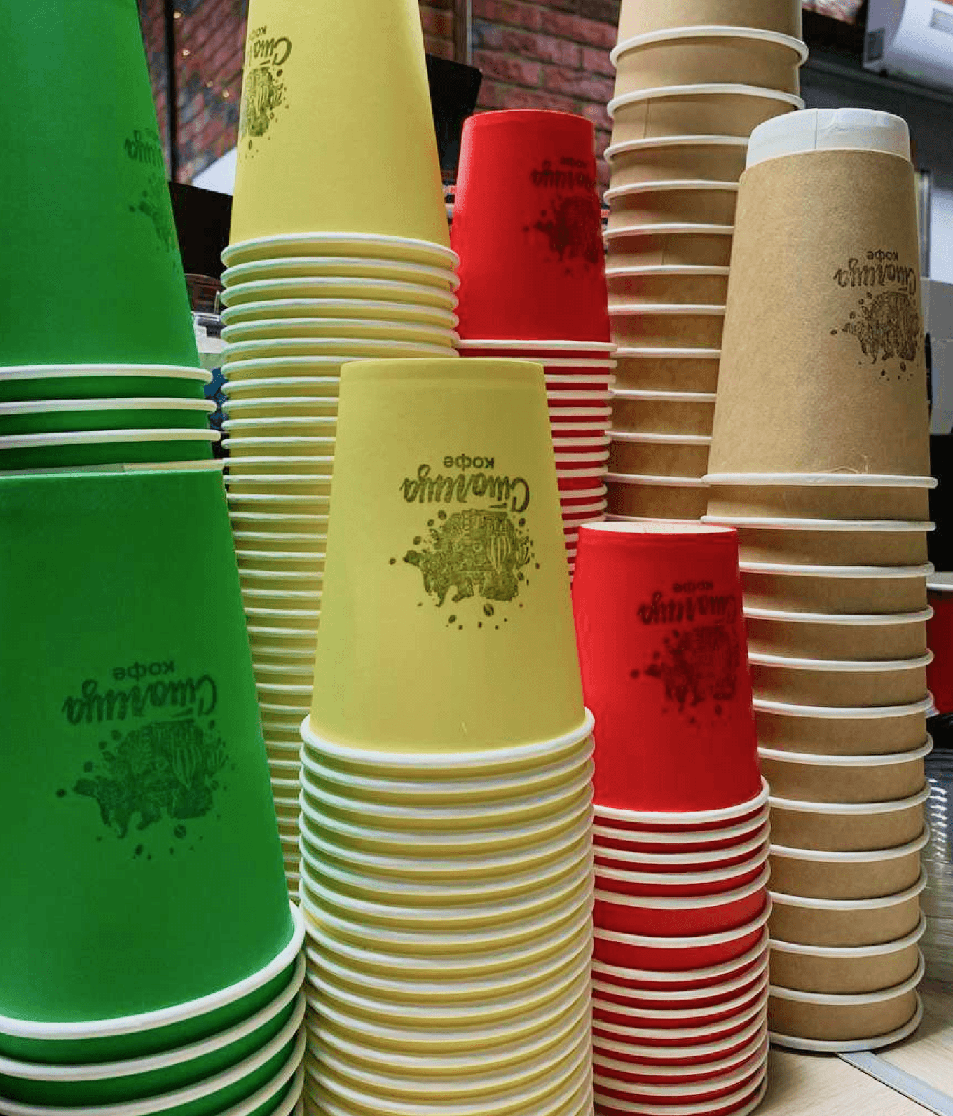 Бумажные стаканчики с логотипом кофейни