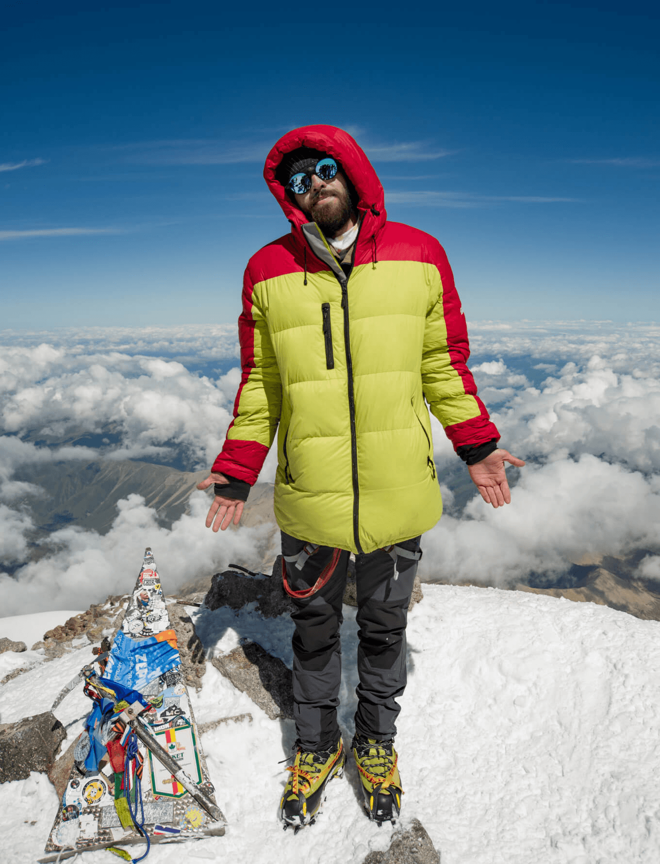 Профессиональная высотная куртка и ботинки для технического альпинизма