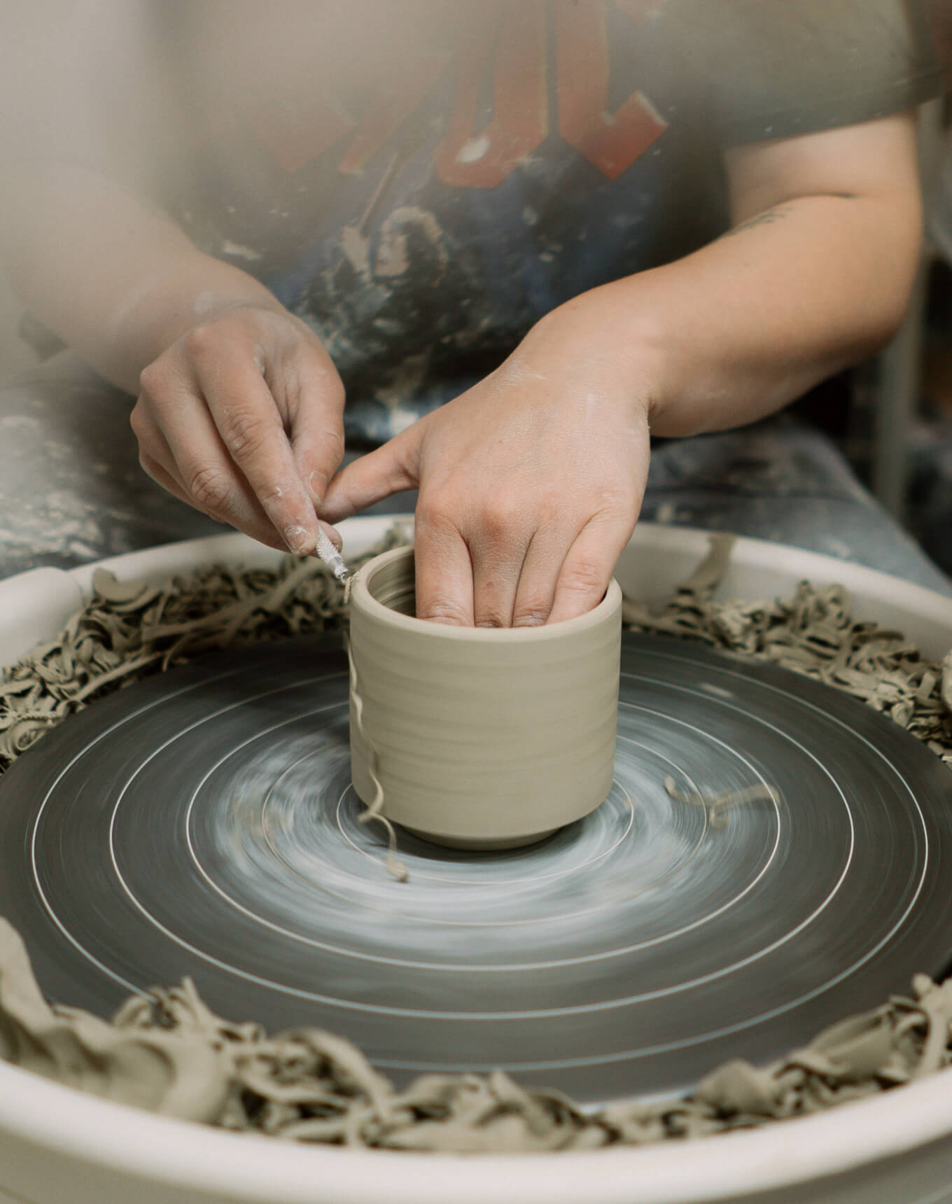 Процесс изготовления посуды из керамики