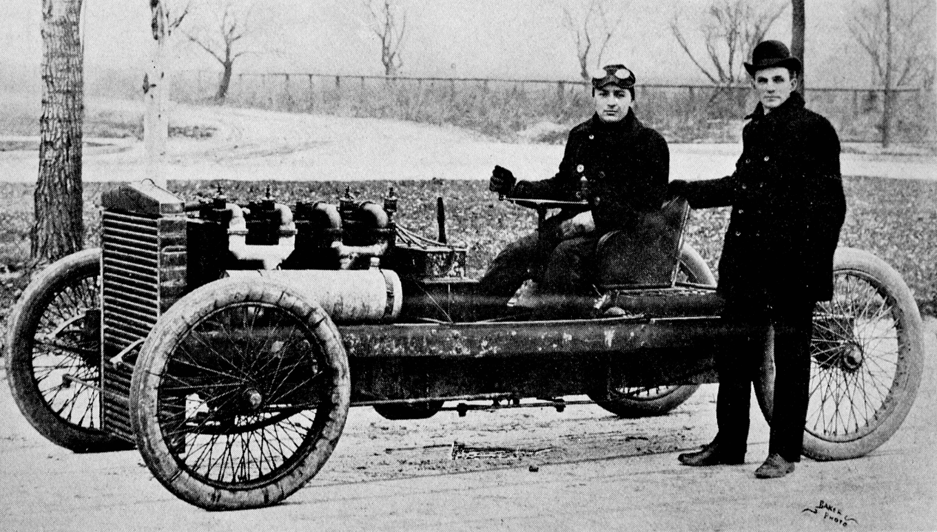 Генри Форд вместе с известным гонщиком Барни Олдфилдом
