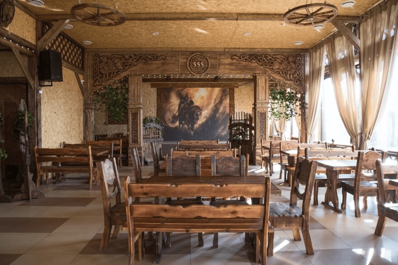 Мебель и декор для кафе «Дворик»