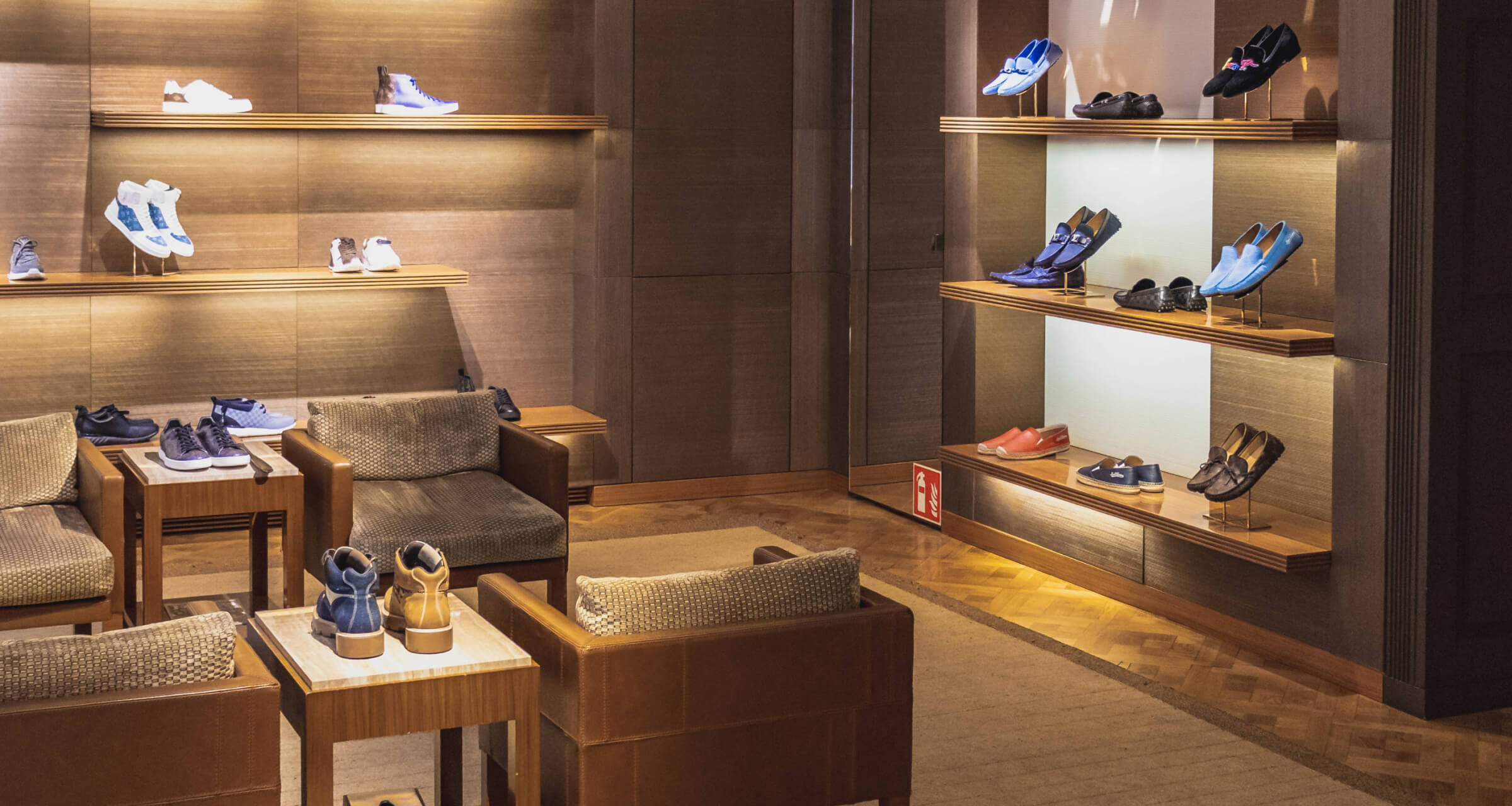 «В какой-то момент поиск помещения превратился в работу»: как обувной магазин менял локации